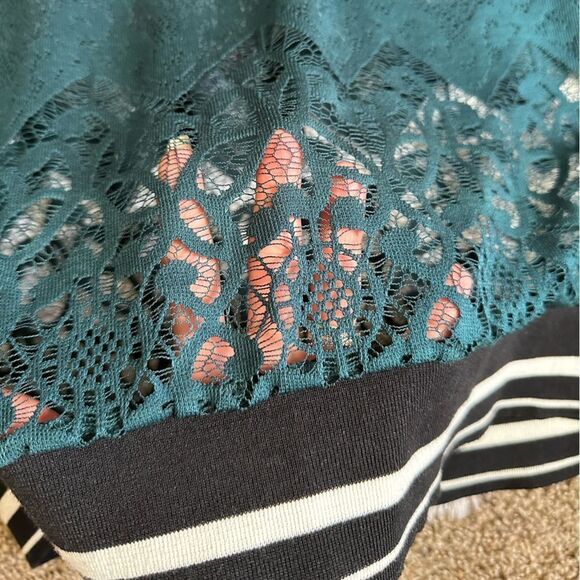 Fabletics Sophie Top Popover Lace Long Sleeve Dark Teal Black Womens Size Large - Picture 4 of 5